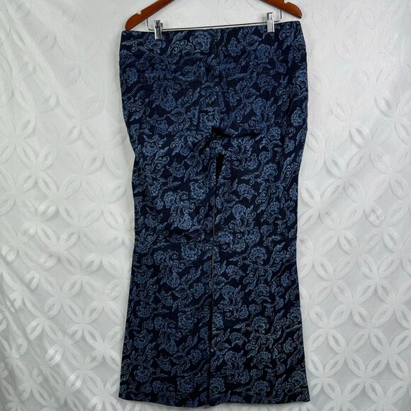 Soft Surroundings The Ultimate Supremely Soft Denim Pull On Flare Jeans Size 10 - Picture 5 of 13